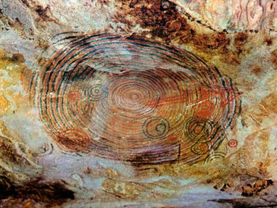Pictografias-en-las-Cuevas-de-Punta-del-este........_