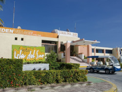 HOTEL ISLA DEL SUR 0