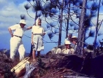Familia Swedlands en una de las lomas de la Isla